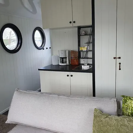 Houseboats Rhederlaagse Meren Holiday park *