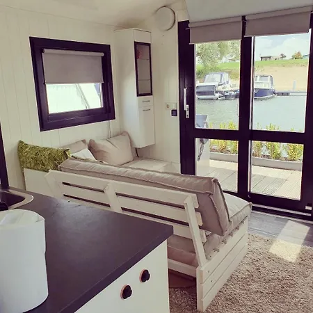 Houseboats Rhederlaagse Meren פארק נופש *