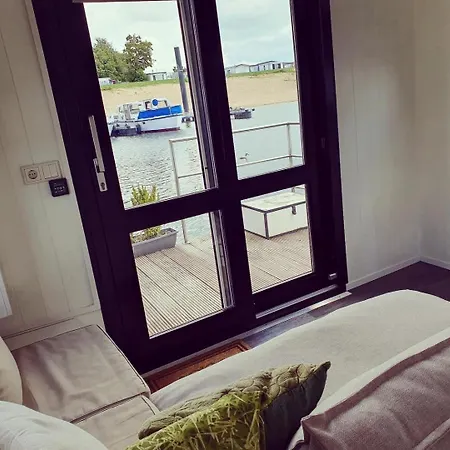 Houseboats Rhederlaagse Meren פארק נופש Lathum
